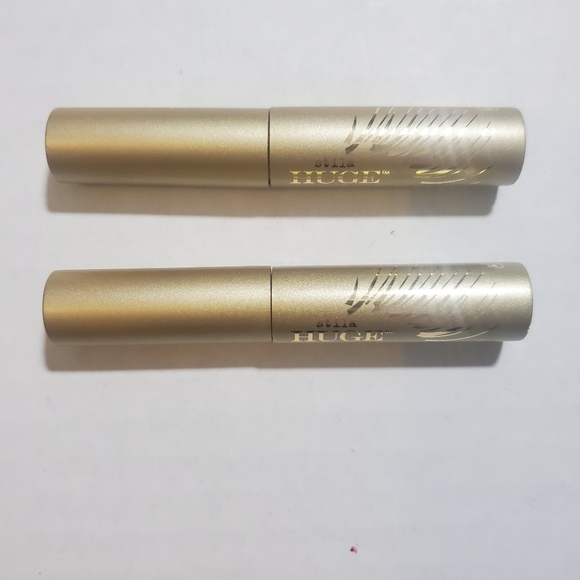 STILA HUGE EXTREME LASH MASCARA BLACK TRIAL SIZE - Picture 3 of 4